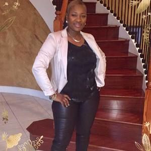 Meet your Posher, Yvette